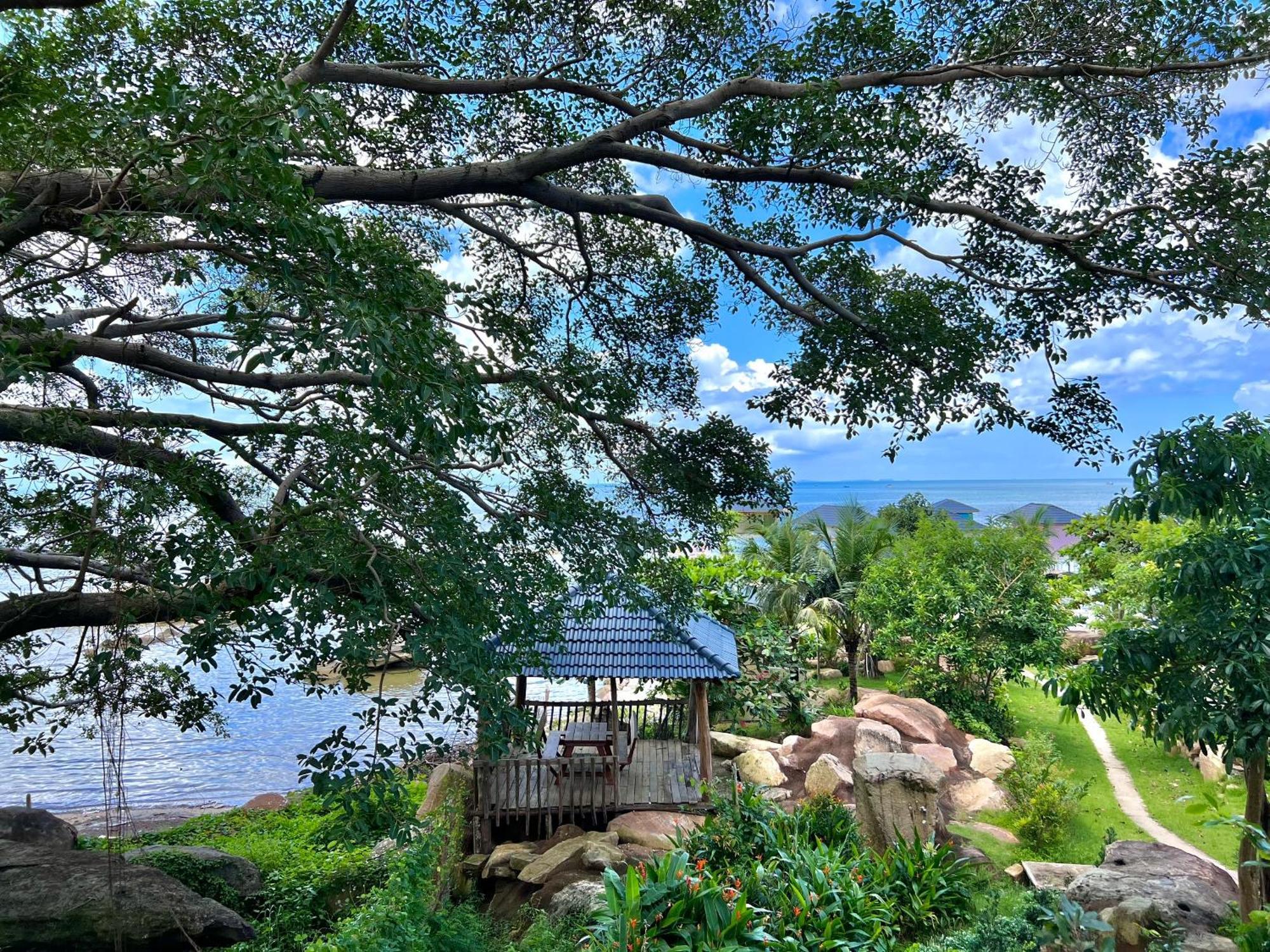 Voyage Phu Quoc Beach Resort Buitenkant foto