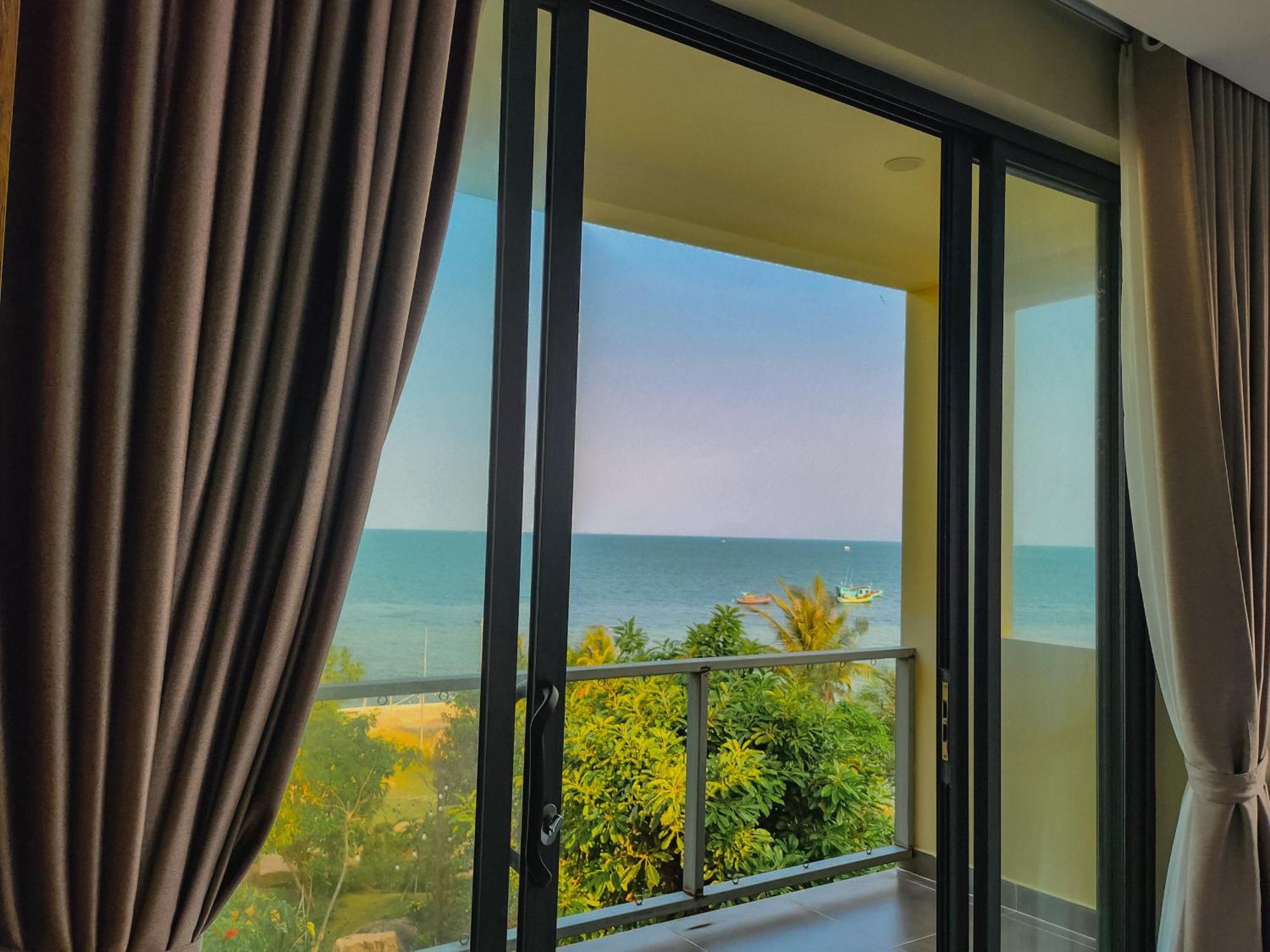 Voyage Phu Quoc Beach Resort Buitenkant foto